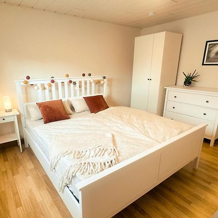 Gemuetliche Ferienwohnung In Der Eifel - Naehe Mosel Bausendorf エクステリア 写真